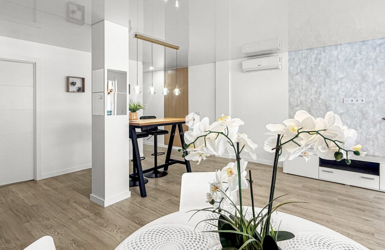 Tweedehands - Appartement / flat -
Torrevieja - Costa Blanca