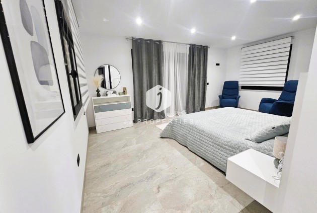 Segunda mano - Casa de campo -
Ciudad Quesada - Costa Blanca