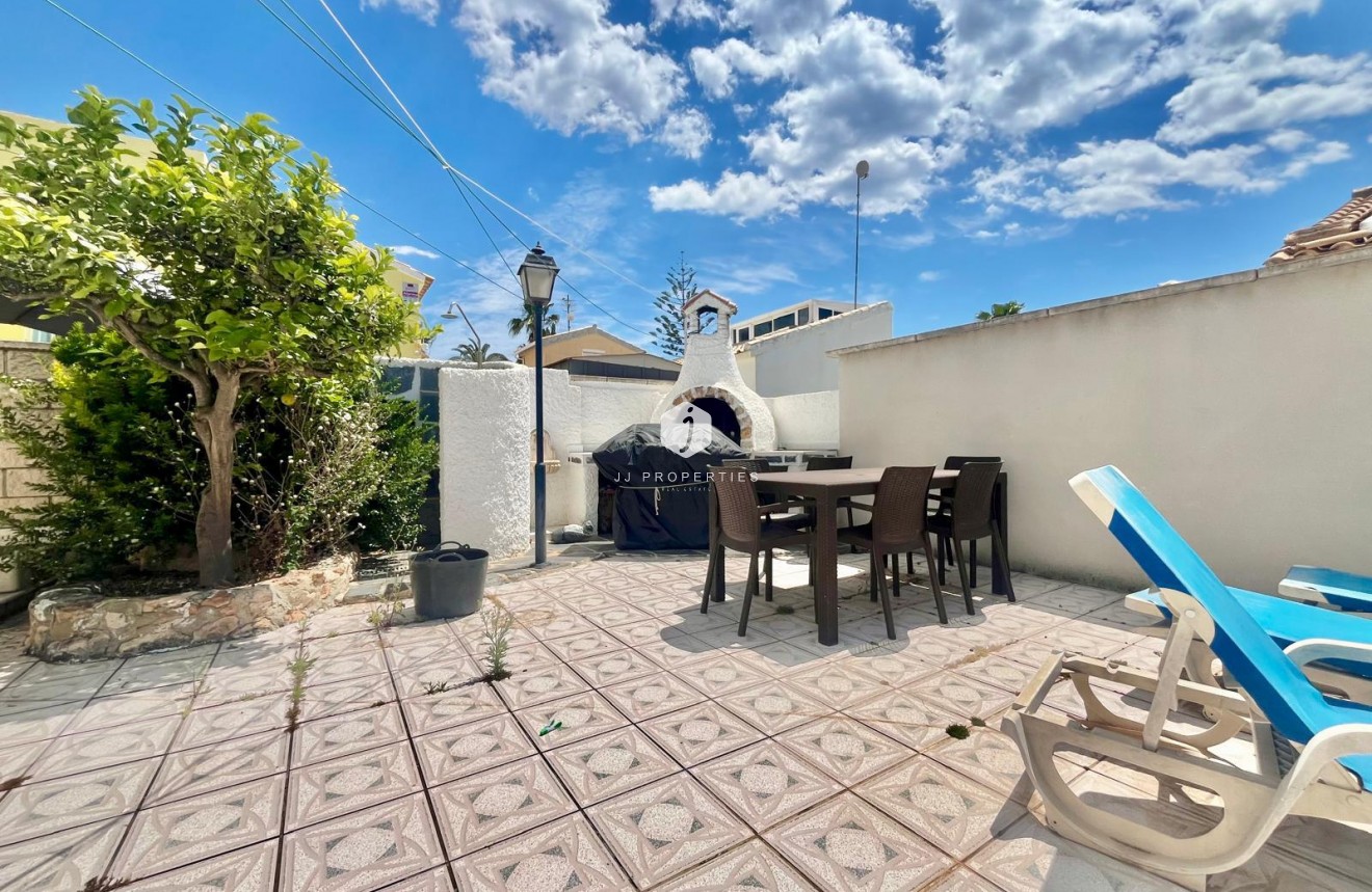 Resale - Villa -
Orihuela Costa - La Florida