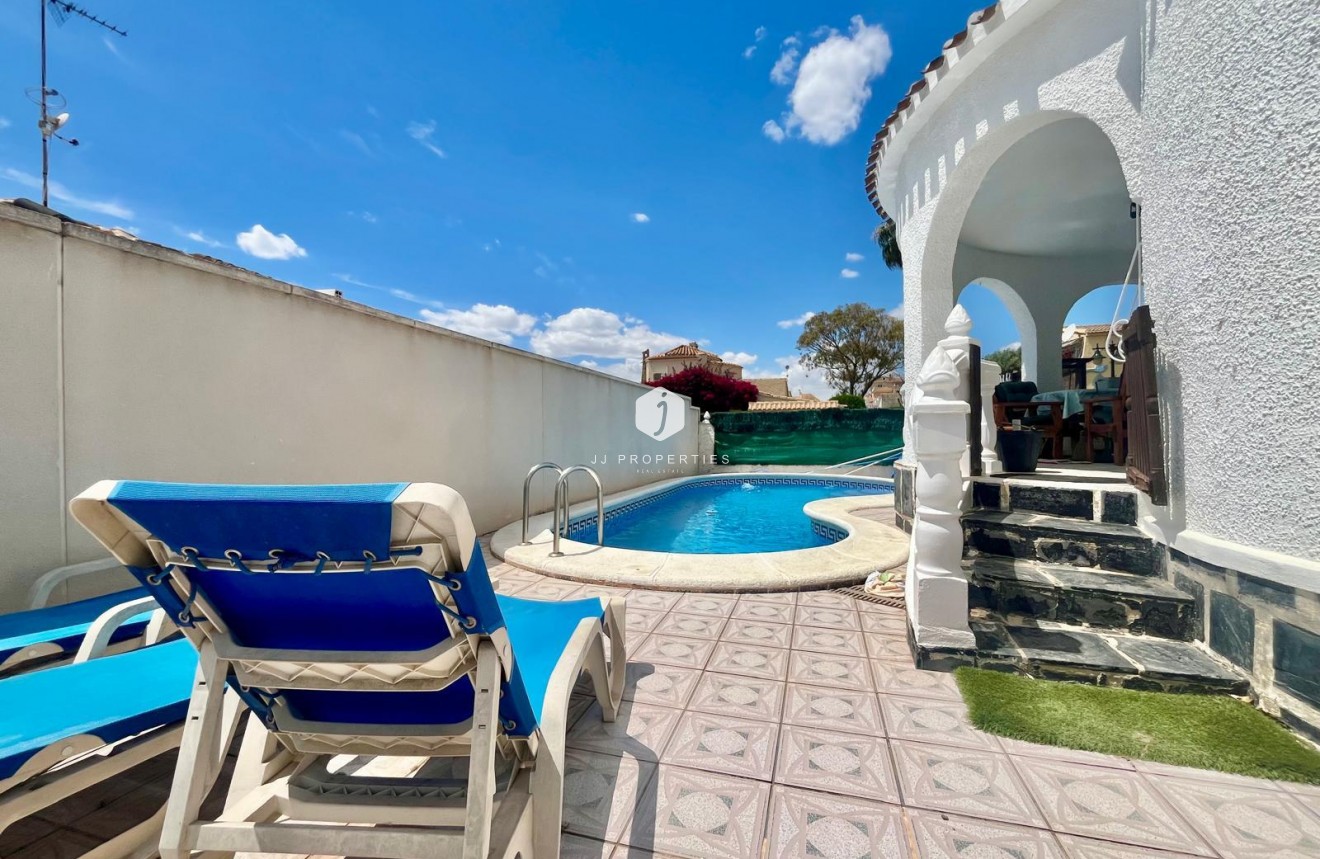 Resale - Villa -
Orihuela Costa - La Florida