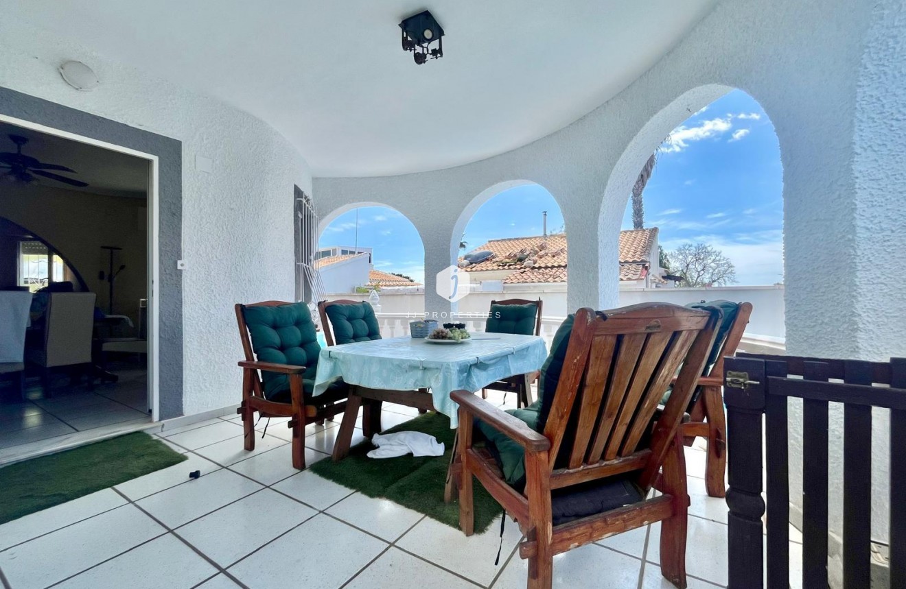 Resale - Villa -
Orihuela Costa - La Florida