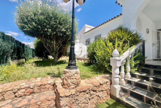 Resale - Villa -
Orihuela Costa - La Florida