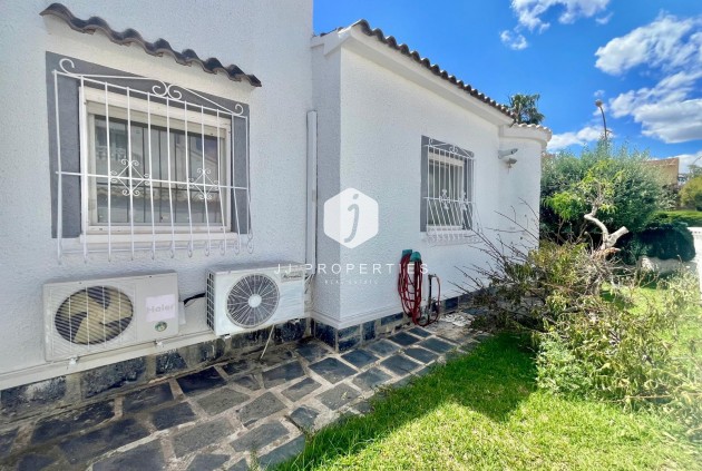 Resale - Villa -
Orihuela Costa - La Florida