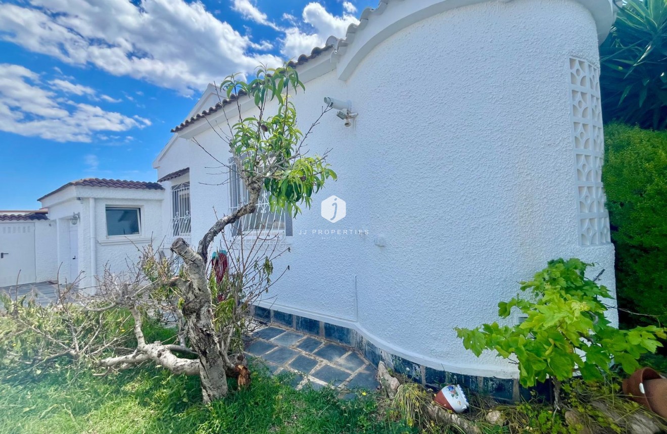 Resale - Villa -
Orihuela Costa - La Florida