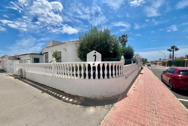 Resale - Villa -
Orihuela Costa - La Florida