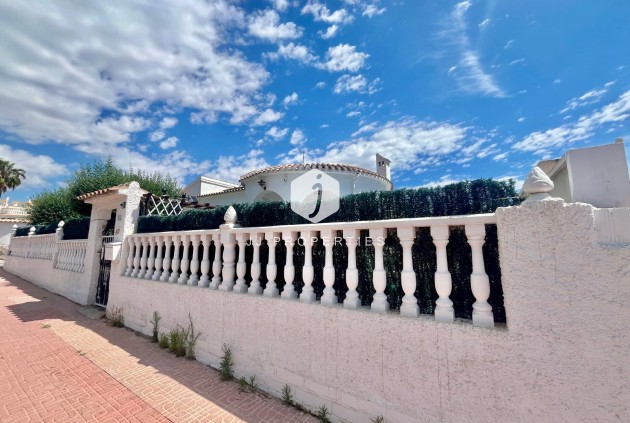 Resale - Villa -
Orihuela Costa - La Florida