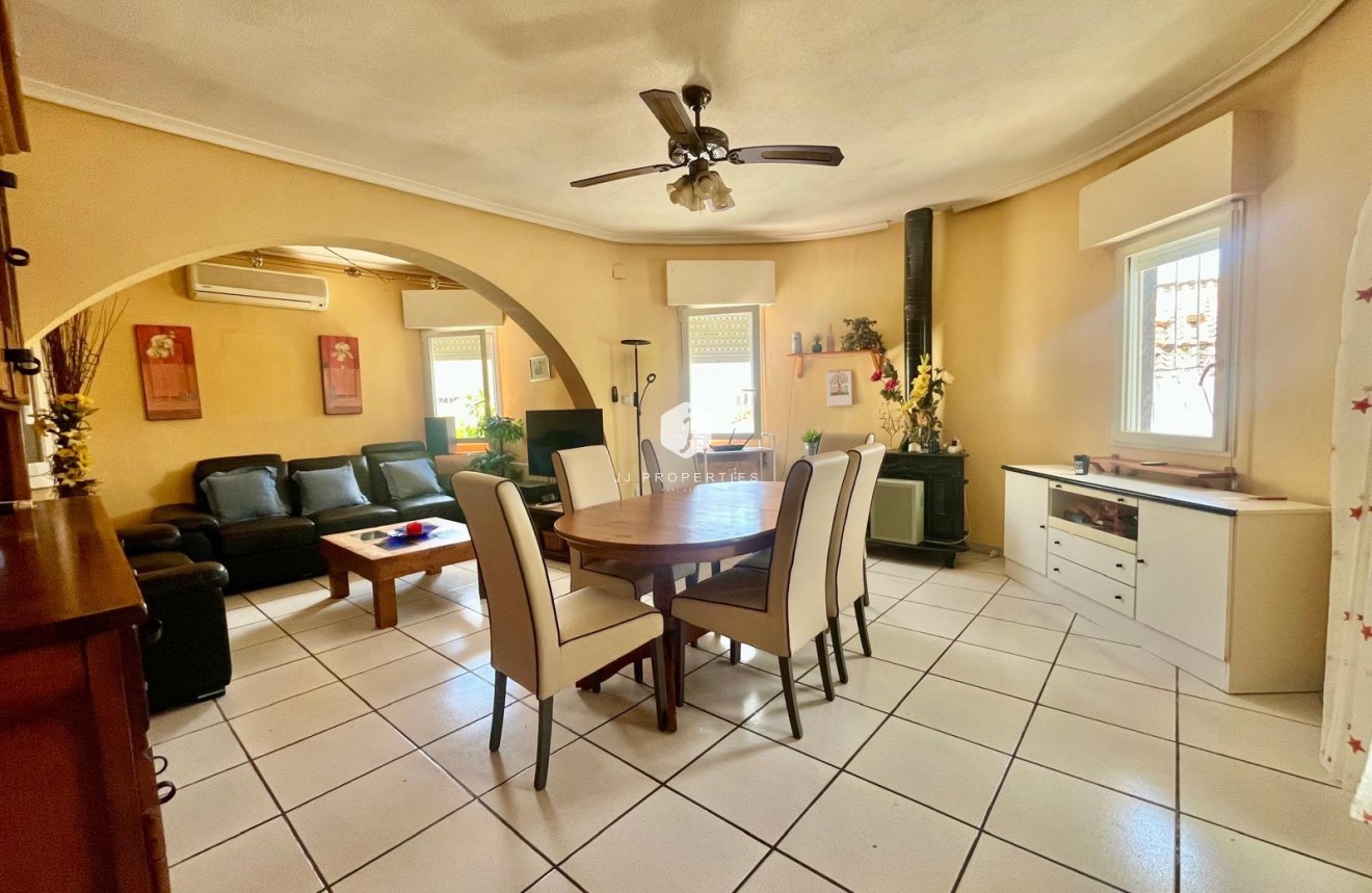 Resale - Villa -
Orihuela Costa - La Florida