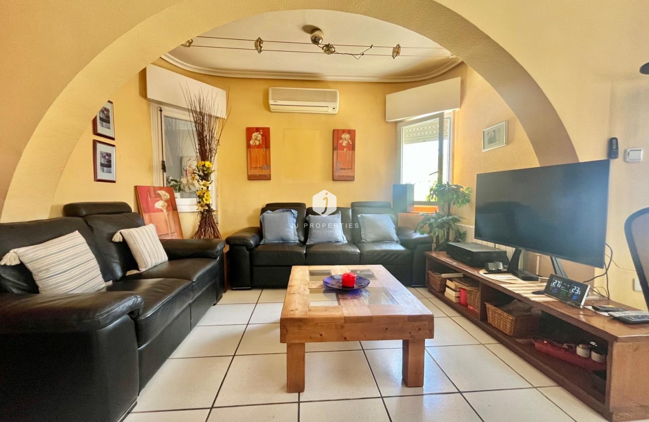 Resale - Villa -
Orihuela Costa - La Florida