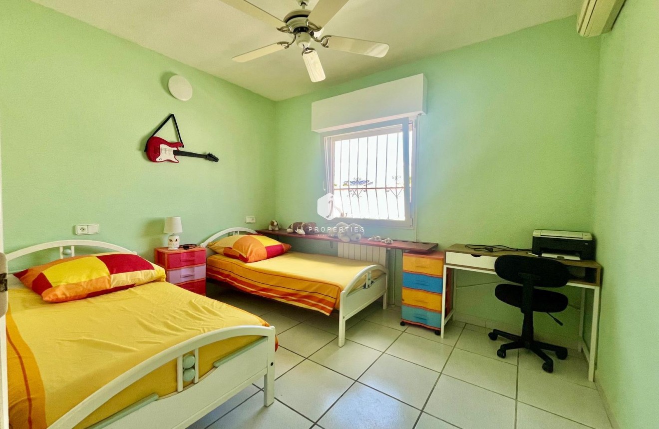 Resale - Villa -
Orihuela Costa - La Florida