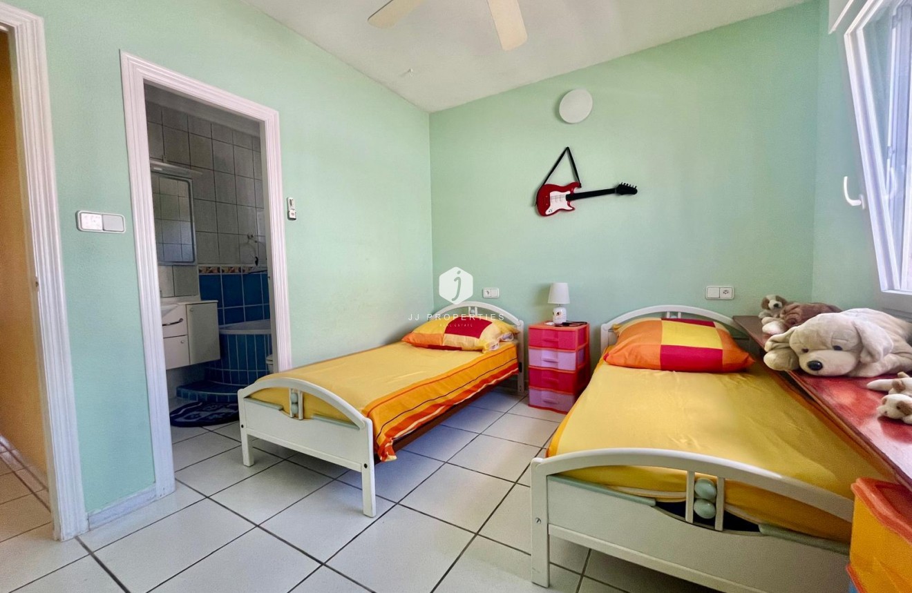 Resale - Villa -
Orihuela Costa - La Florida