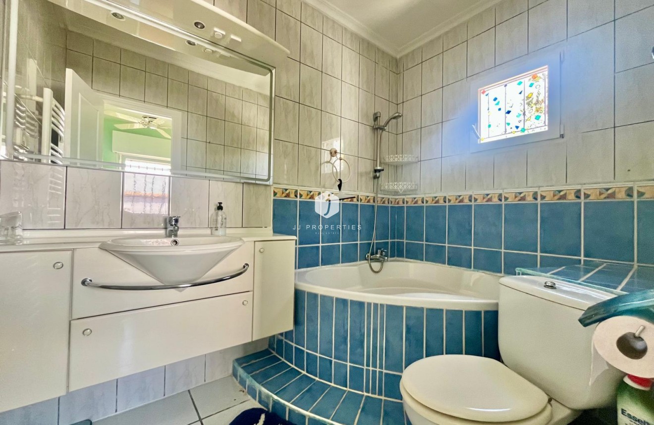 Resale - Villa -
Orihuela Costa - La Florida