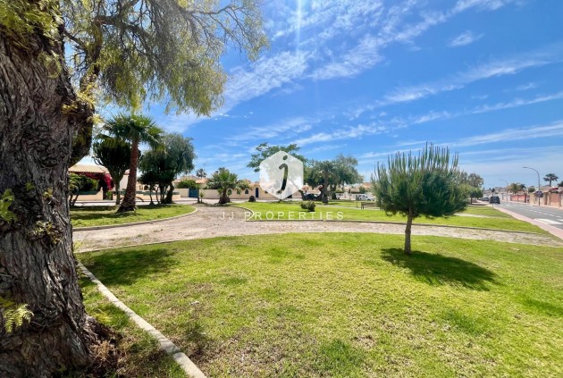 Resale - Villa -
Orihuela Costa - La Florida