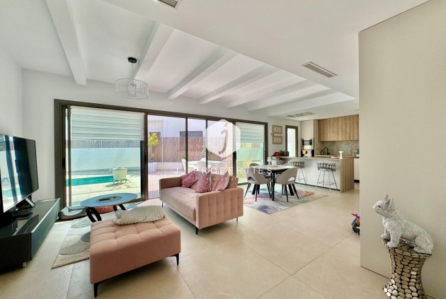 D'occasion - Villa -
San Miguel de Salinas - Blue Lagoon - Galán