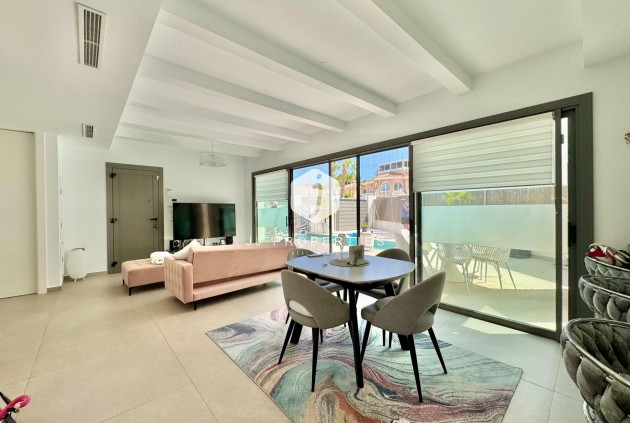 D'occasion - Villa -
San Miguel de Salinas - Blue Lagoon - Galán