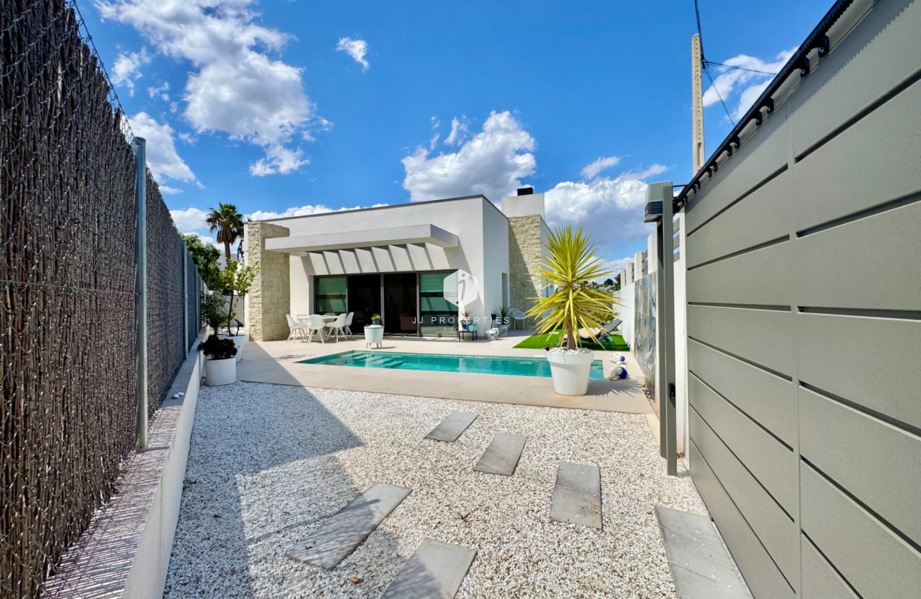 D'occasion - Villa -
San Miguel de Salinas - Blue Lagoon - Galán