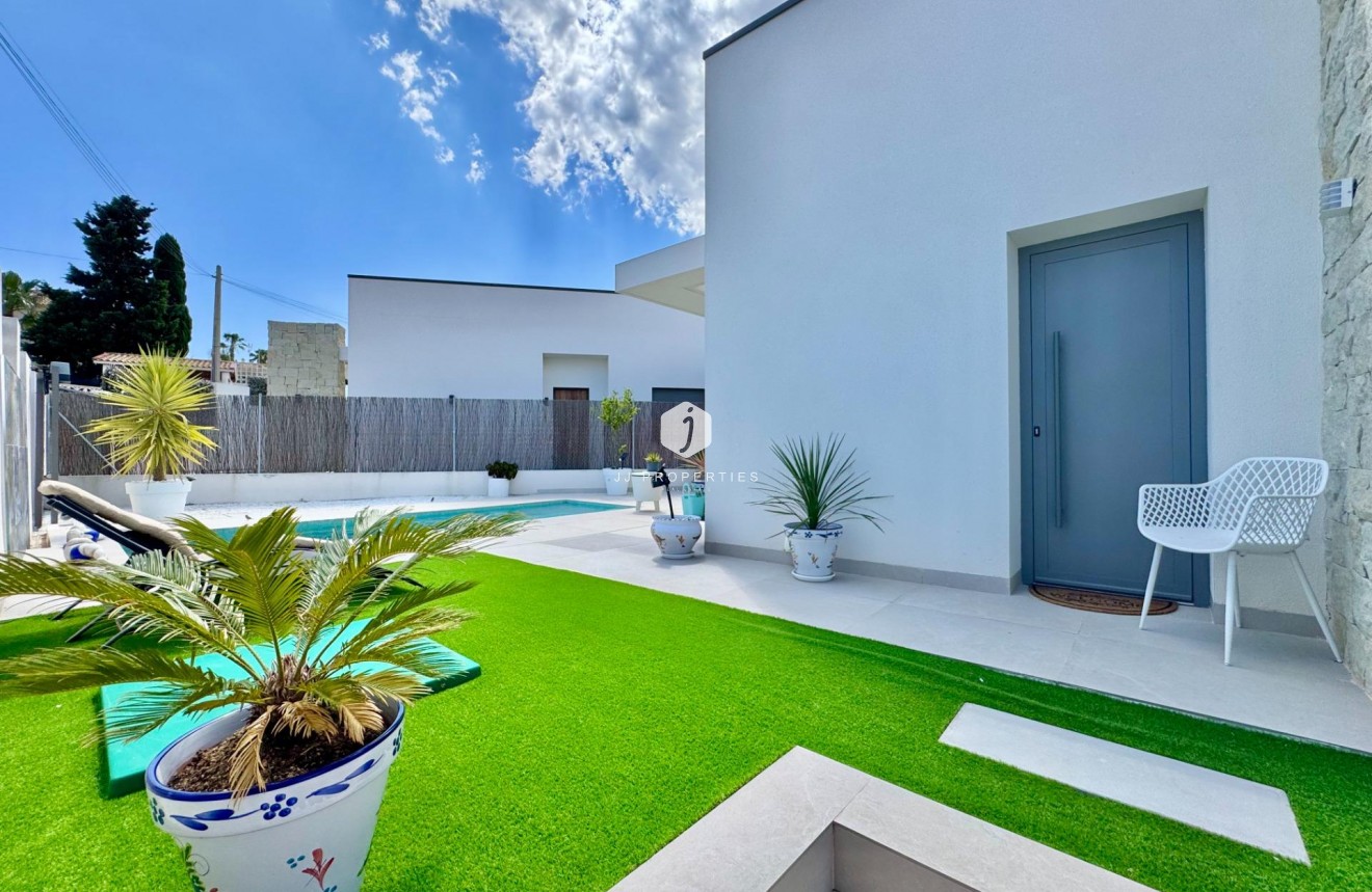D'occasion - Villa -
San Miguel de Salinas - Blue Lagoon - Galán