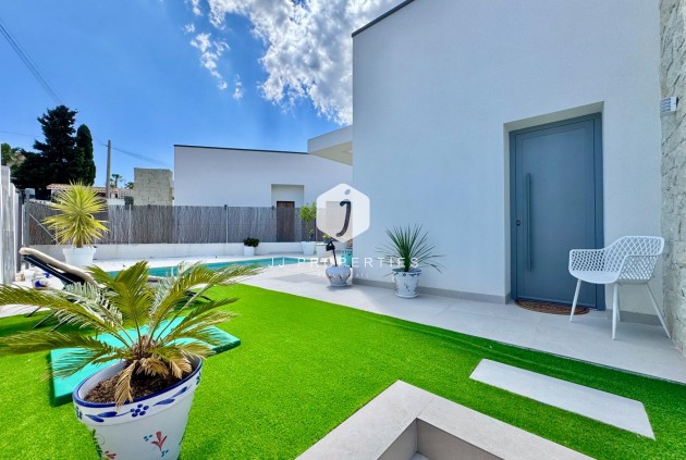 D'occasion - Villa -
San Miguel de Salinas - Blue Lagoon - Galán
