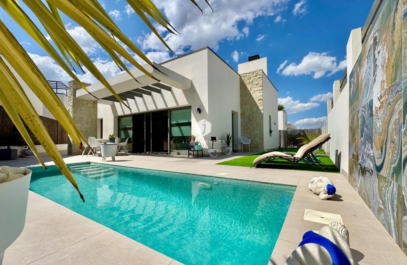 D'occasion - Villa -
San Miguel de Salinas - Blue Lagoon - Galán