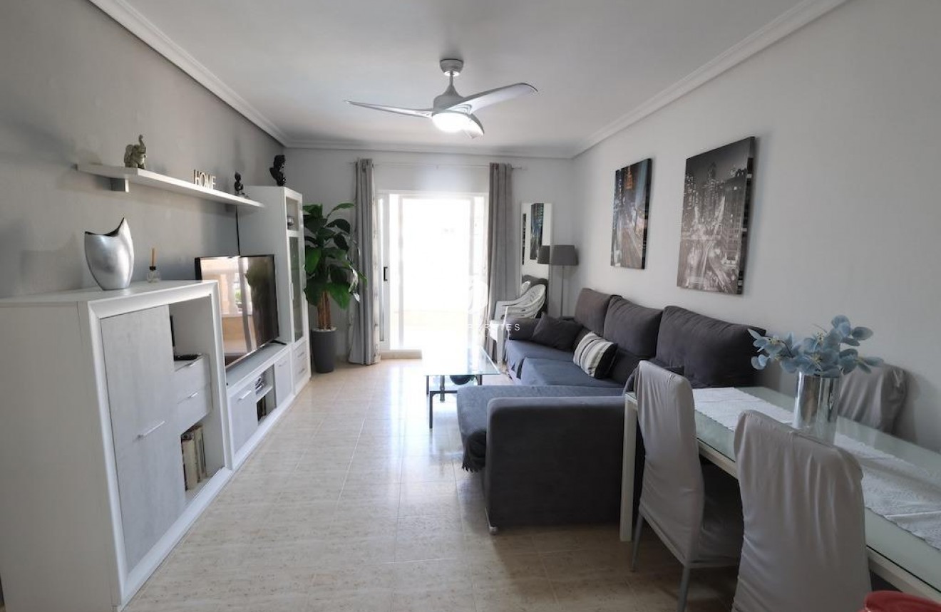 Z drugiej ręki - Mieszkanie w bloku -
Torrevieja - Costa Blanca