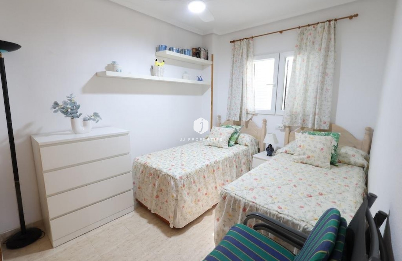 Z drugiej ręki - Mieszkanie w bloku -
Torrevieja - Costa Blanca