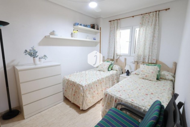 Z drugiej ręki - Mieszkanie w bloku -
Torrevieja - Costa Blanca