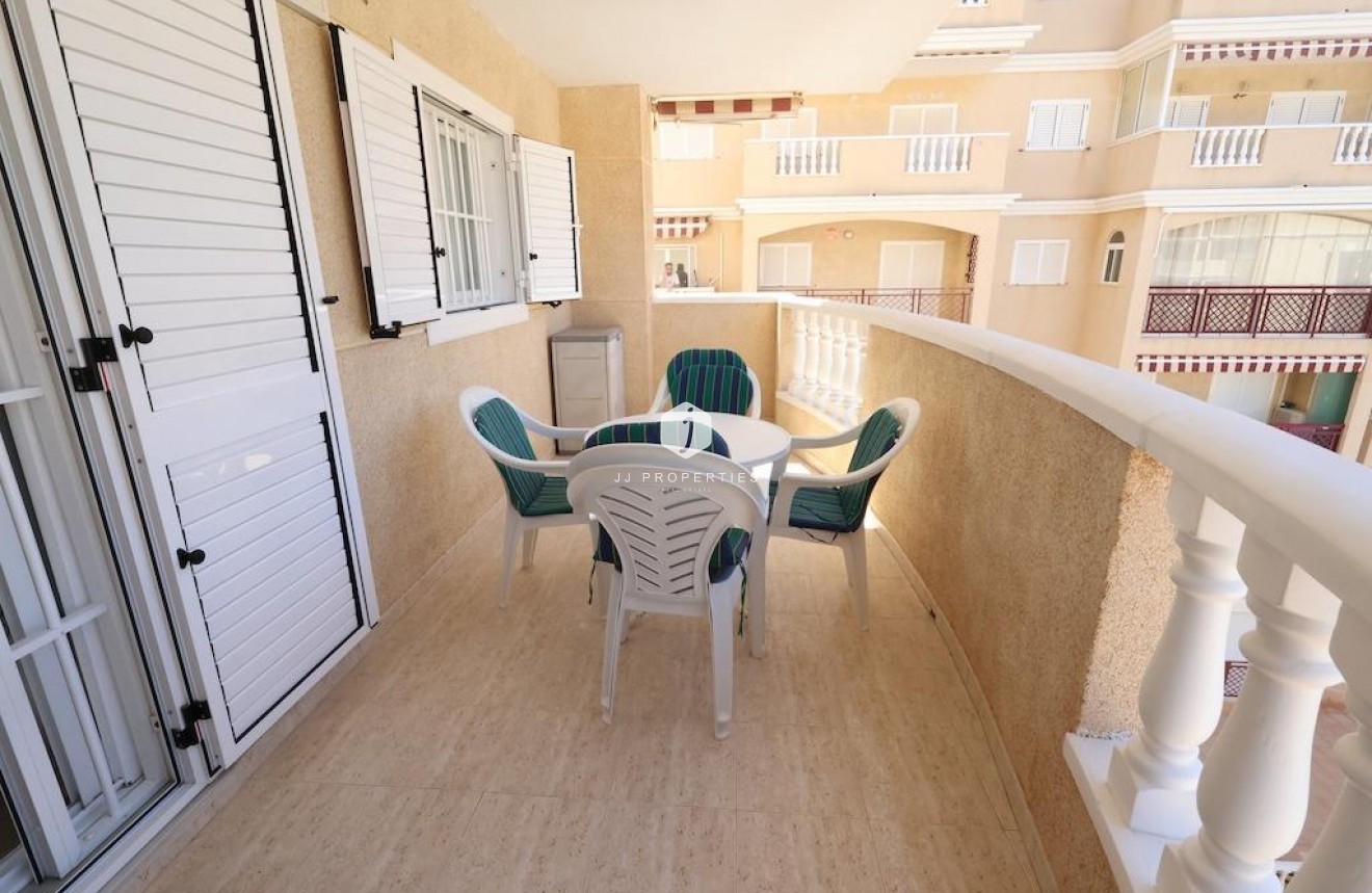 Z drugiej ręki - Mieszkanie w bloku -
Torrevieja - Costa Blanca