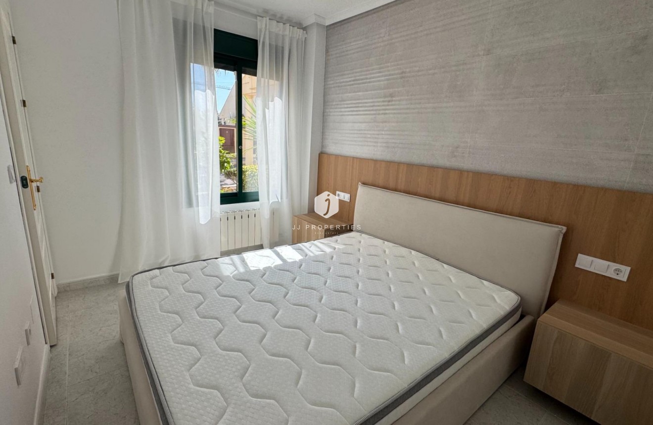 Segunda mano - Apartamento / piso -
Orihuela Costa - Villamartín-las Filipinas