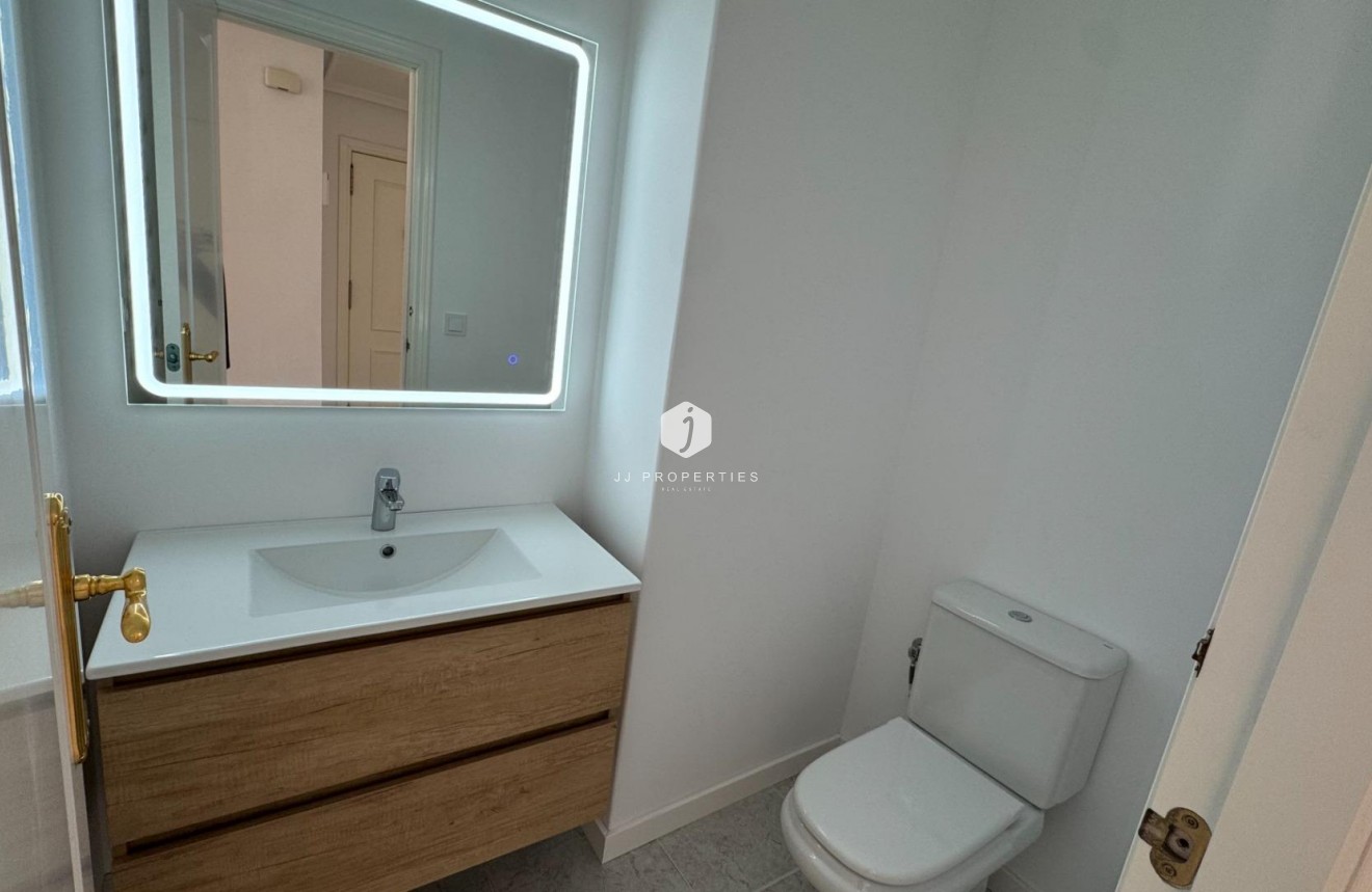 Segunda mano - Apartamento / piso -
Orihuela Costa - Villamartín-las Filipinas