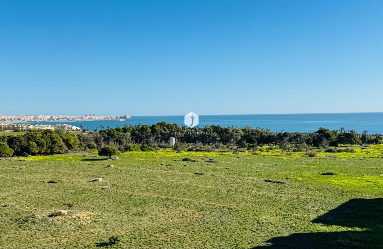 Z drugiej ręki - Daszek -
Torrevieja - Punta prima