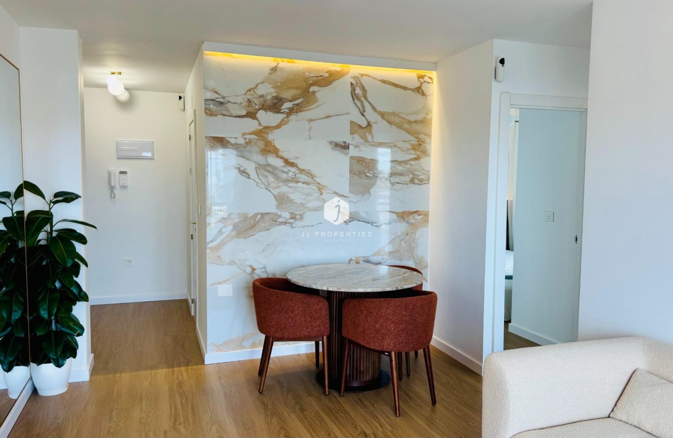 Z drugiej ręki - Daszek -
Torrevieja - Punta prima