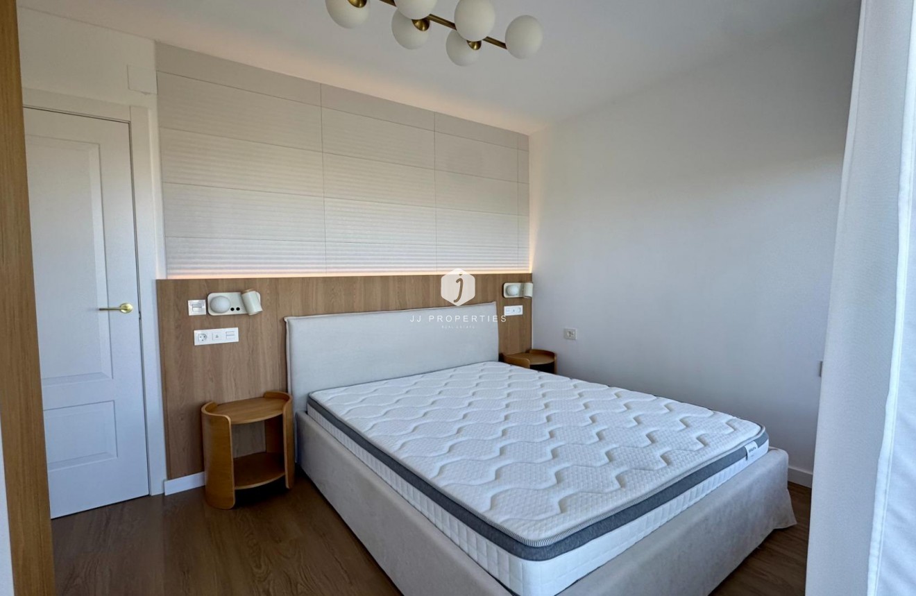 Z drugiej ręki - Daszek -
Torrevieja - Punta prima