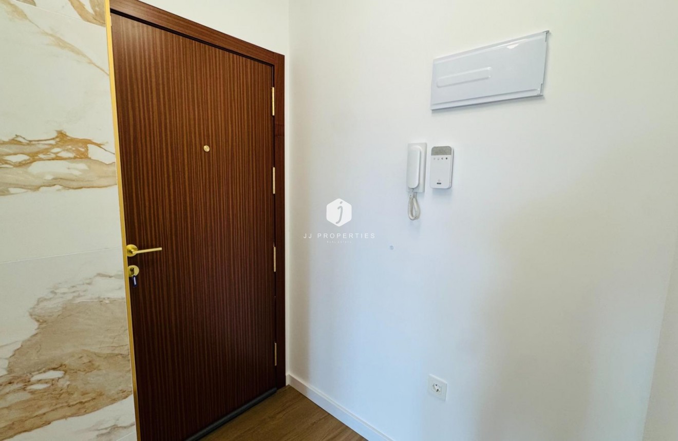 Z drugiej ręki - Daszek -
Torrevieja - Punta prima