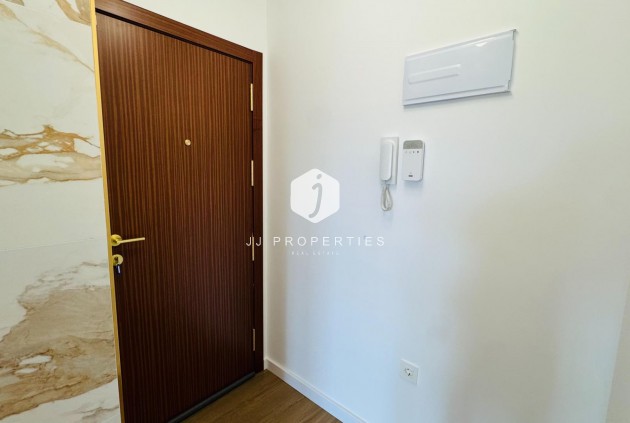 Z drugiej ręki - Daszek -
Torrevieja - Punta prima