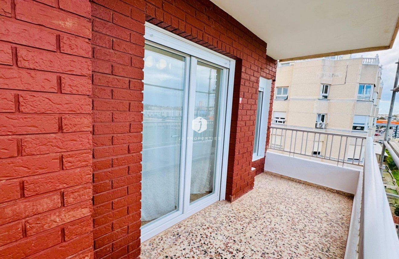 Z drugiej ręki - Daszek -
Torrevieja - Punta prima