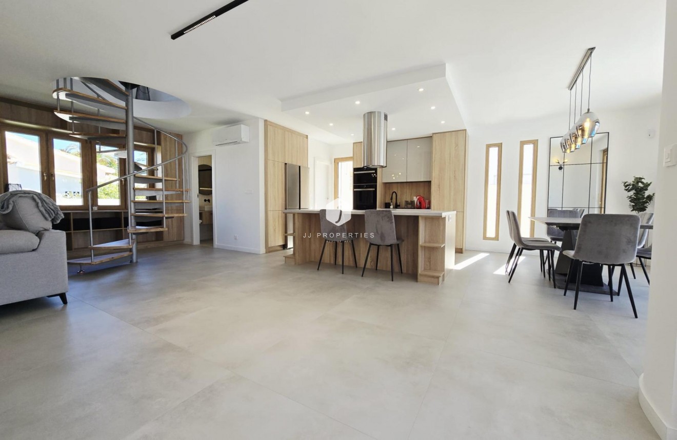 Tweedehands - Villa -
Orihuela Costa - Cabo Roig