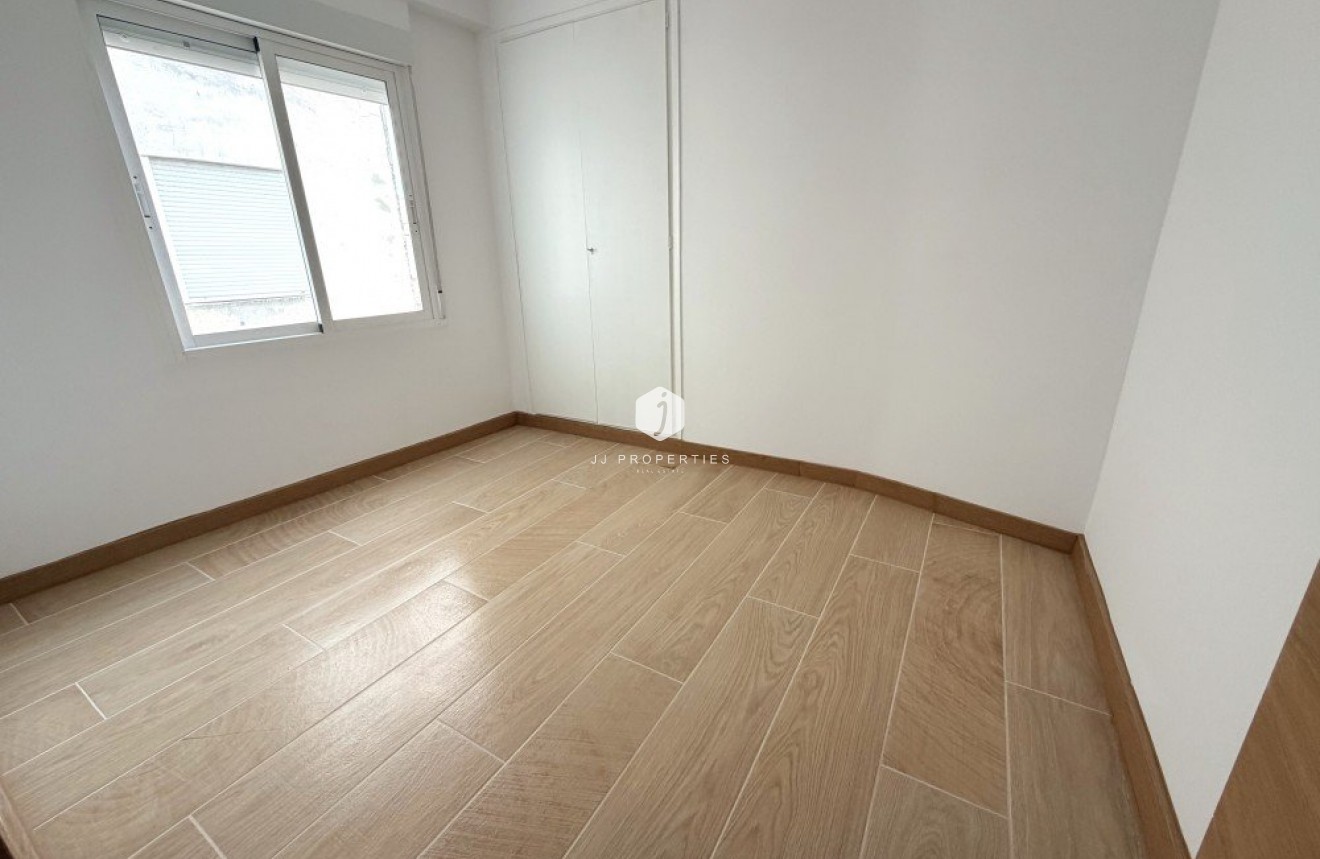 Tweedehands - Appartement / flat -
Rojales - Inland