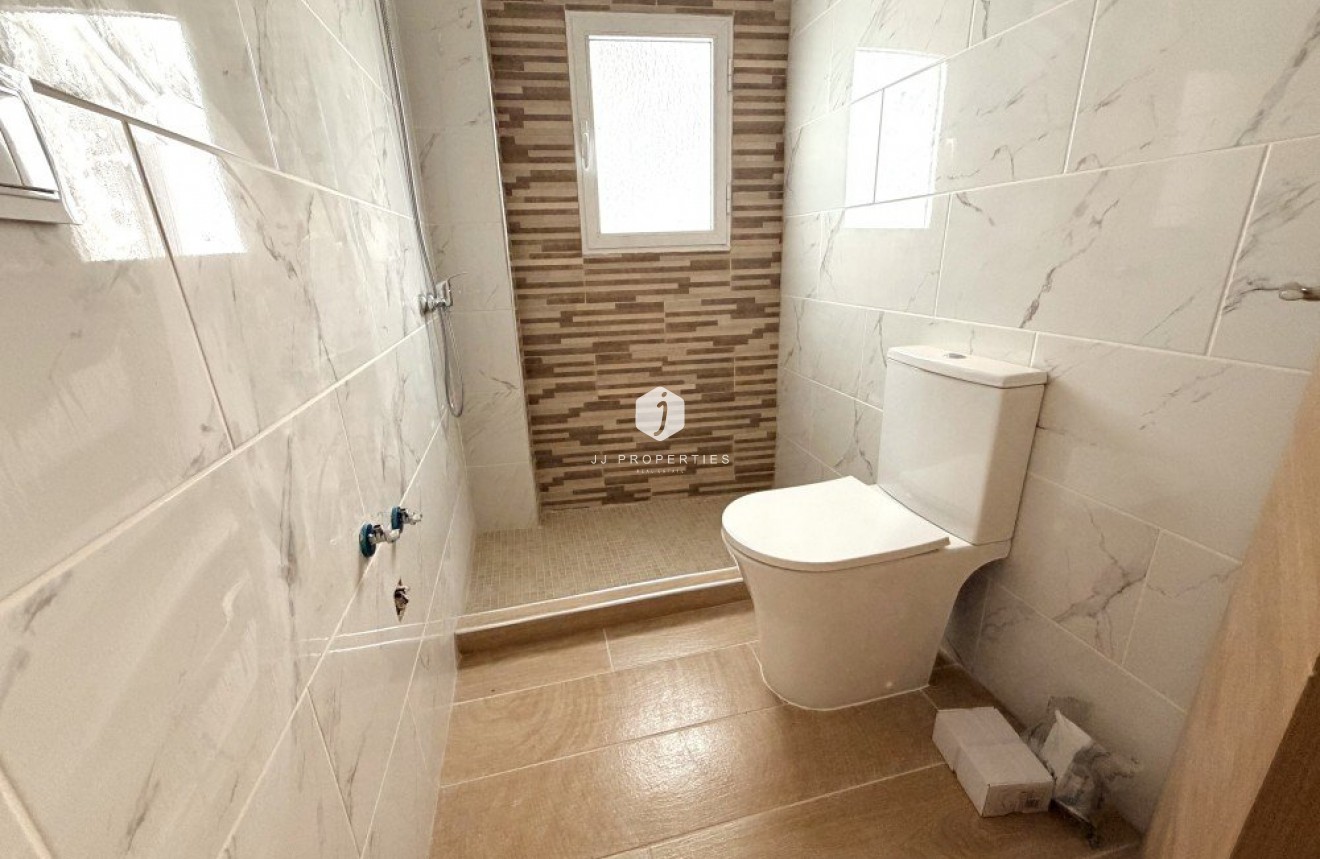 Tweedehands - Appartement / flat -
Rojales - Inland