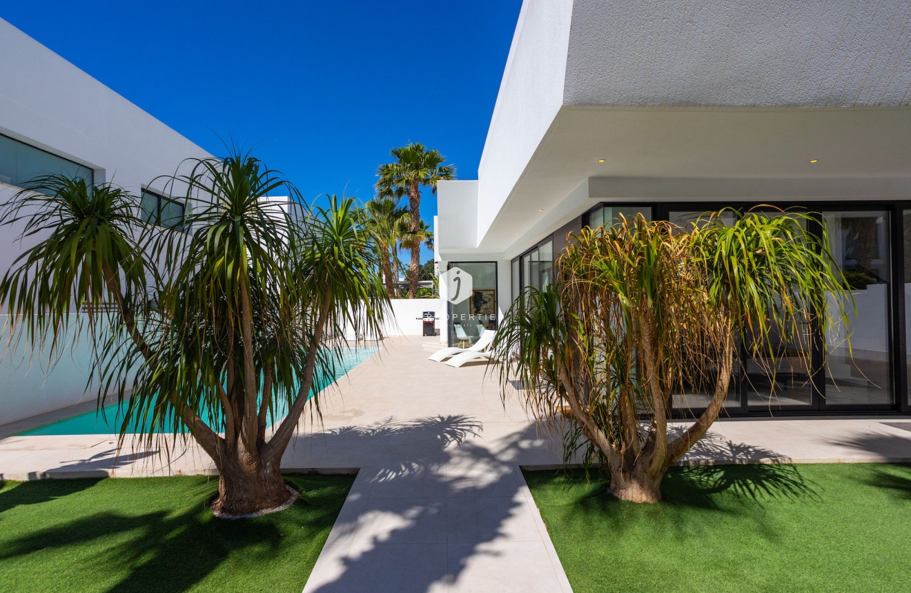 Tweedehands - Villa -
Ciudad Quesada - Costa Blanca