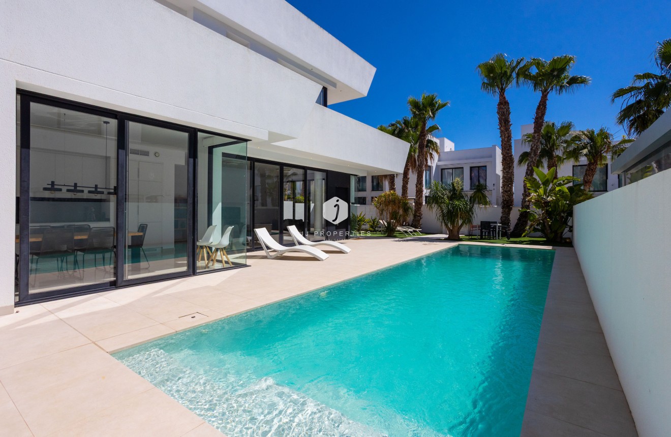 Tweedehands - Villa -
Ciudad Quesada - Costa Blanca