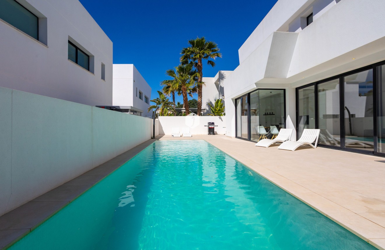 Tweedehands - Villa -
Ciudad Quesada - Costa Blanca