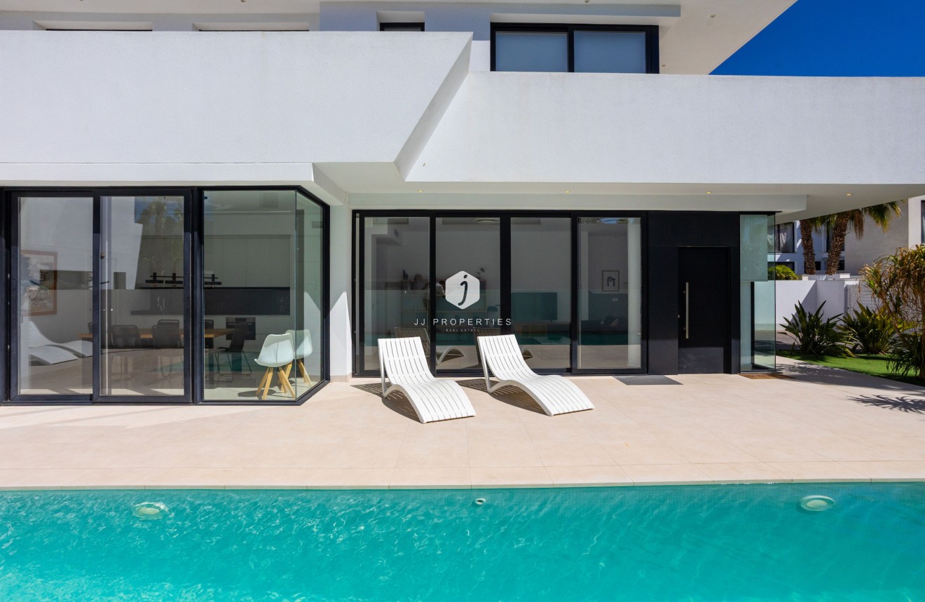 Tweedehands - Villa -
Ciudad Quesada - Costa Blanca