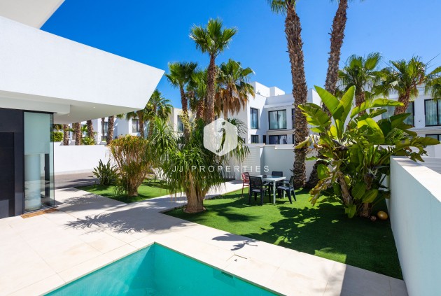 Tweedehands - Villa -
Ciudad Quesada - Costa Blanca