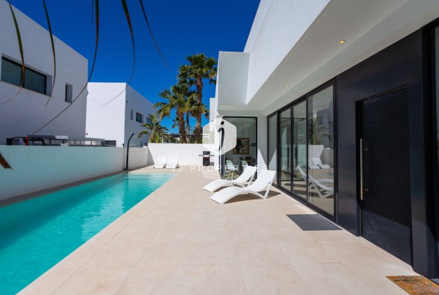 Tweedehands - Villa -
Ciudad Quesada - Costa Blanca