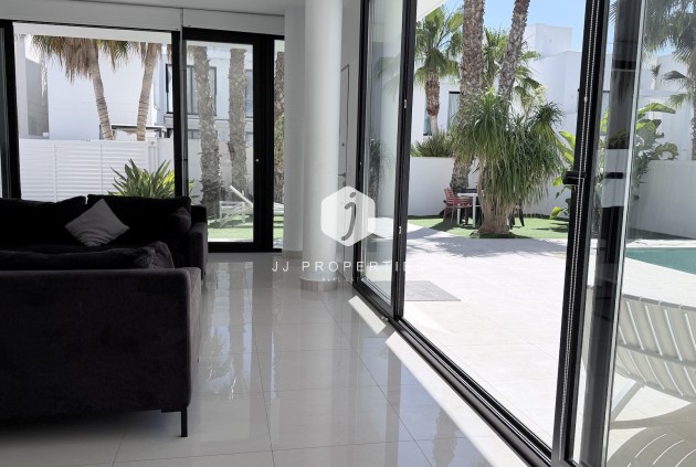 Tweedehands - Villa -
Ciudad Quesada - Costa Blanca