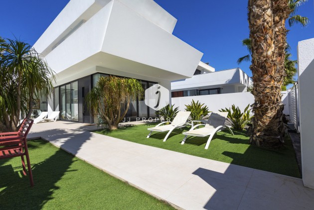 Tweedehands - Villa -
Ciudad Quesada - Costa Blanca