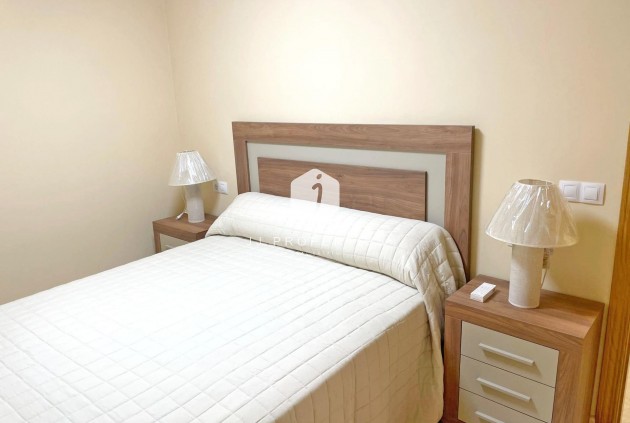 Tweedehands - Appartement / flat -
Guardamar del Segura - puerto deportivo
