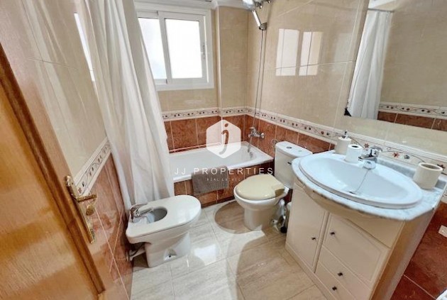 Tweedehands - Appartement / flat -
Guardamar del Segura - puerto deportivo