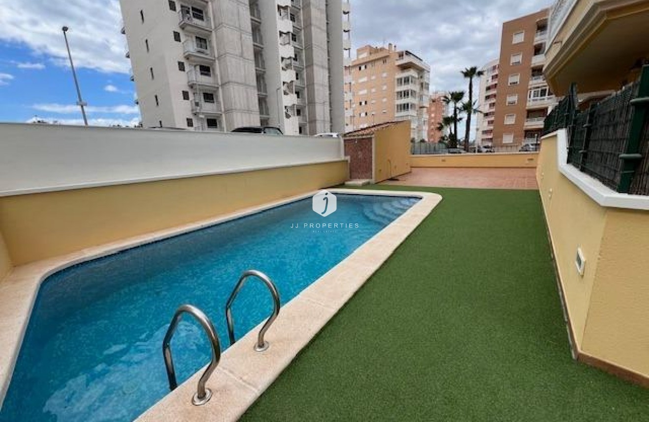 Tweedehands - Appartement / flat -
Guardamar del Segura - puerto deportivo