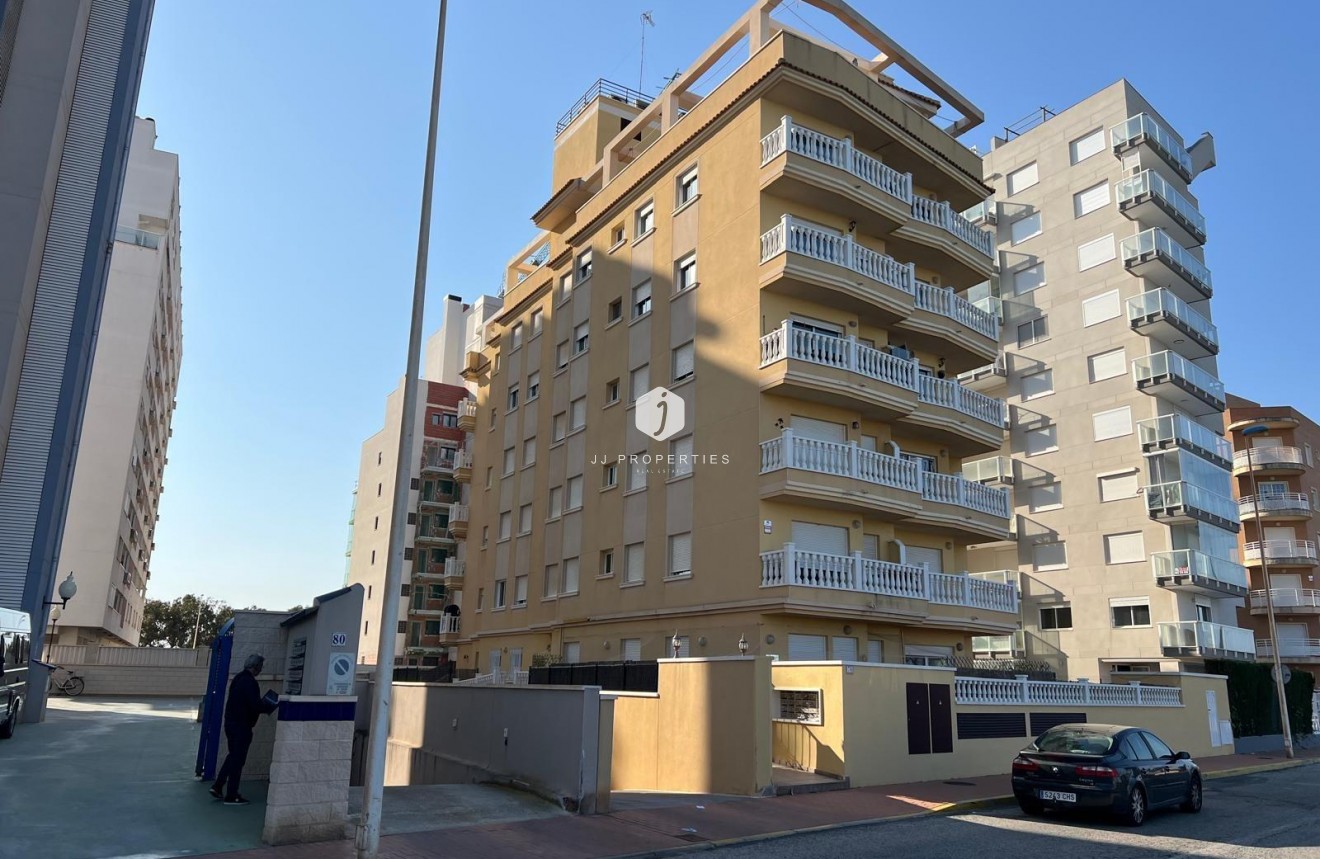 Tweedehands - Appartement / flat -
Guardamar del Segura - puerto deportivo