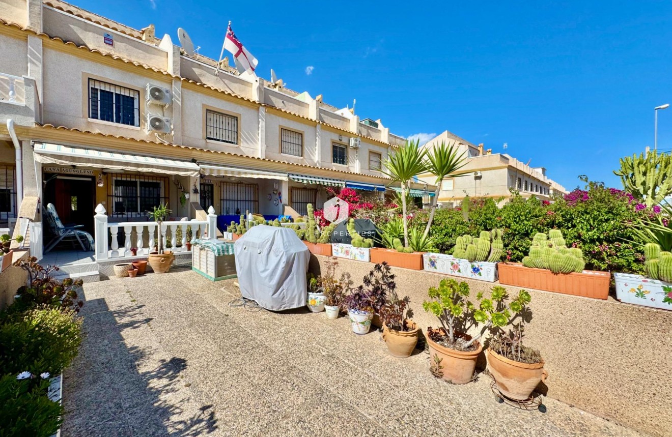 Tweedehands - Chalet -
Orihuela Costa - Las Filipinas